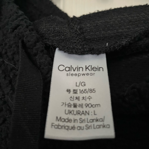 Calvin Klein fuzzy hooded sweatshirt - Picture 4 of 6